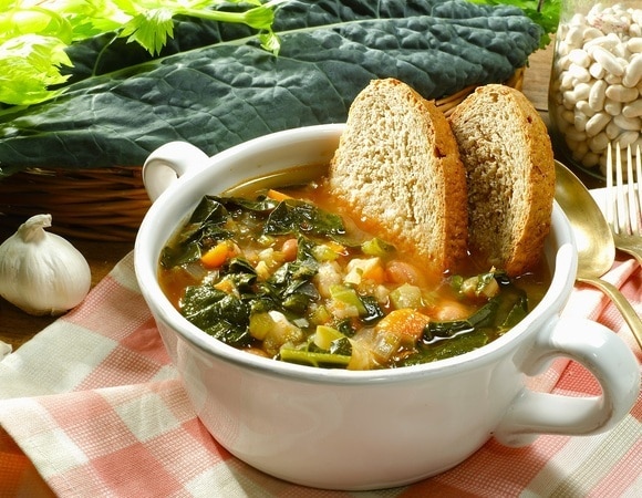 На завтрак, обед и ужин: что будет с организмом, если есть хлеб в каждый прием пищи? На завтрак, обед и ужин: что будет с организмом, если есть хлеб в каждый прием пищи?