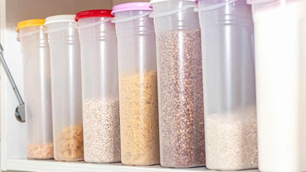 Если в крупах завелись мошки — в Роспотребнадзоре рассказали, как спасти продукты