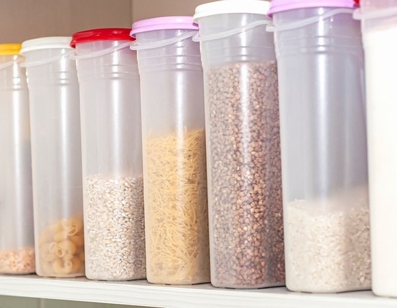 Если в крупах завелись мошки — в Роспотребнадзоре рассказали, как спасти продукты Если в крупах завелись мошки — в Роспотребнадзоре рассказали, как спасти продукты