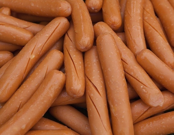 Снимать или нет? Кулинары сказали, безопасно ли варить сосиски в пленочной оболочке Снимать или нет? Кулинары сказали, безопасно ли варить сосиски в пленочной оболочке