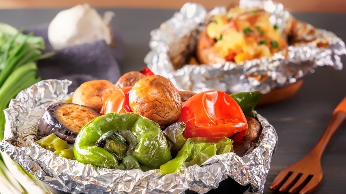 В чем лучше запекать продукты: в фольге или рукаве? Ответила патофизиолог В чем лучше запекать продукты: в фольге или рукаве? Ответила патофизиолог