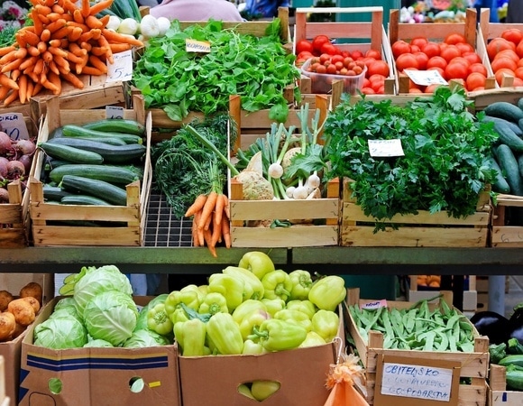 Названы овощи и фрукты, польза которых слишком преувеличена Названы овощи и фрукты, польза которых слишком преувеличена