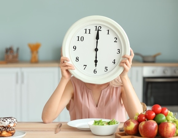 Зачем есть в одно и то же время? Названы главные преимущества питания по расписанию