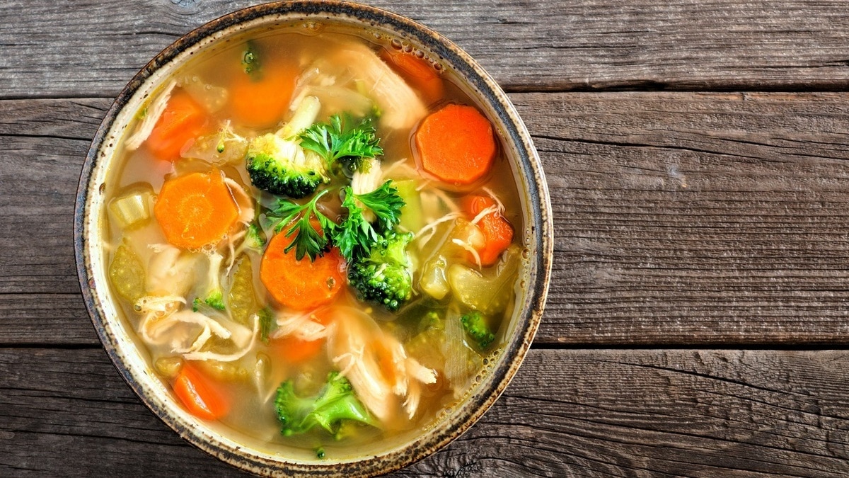 Вредно для здоровья: диетолог сказала, кому не стоит есть супы