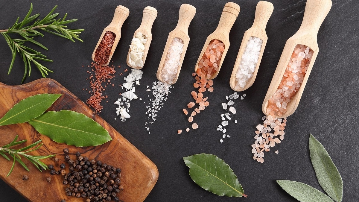 Морская, йодированная, гималайская: диетолог Кабанов сказал, какая соль самая полезная