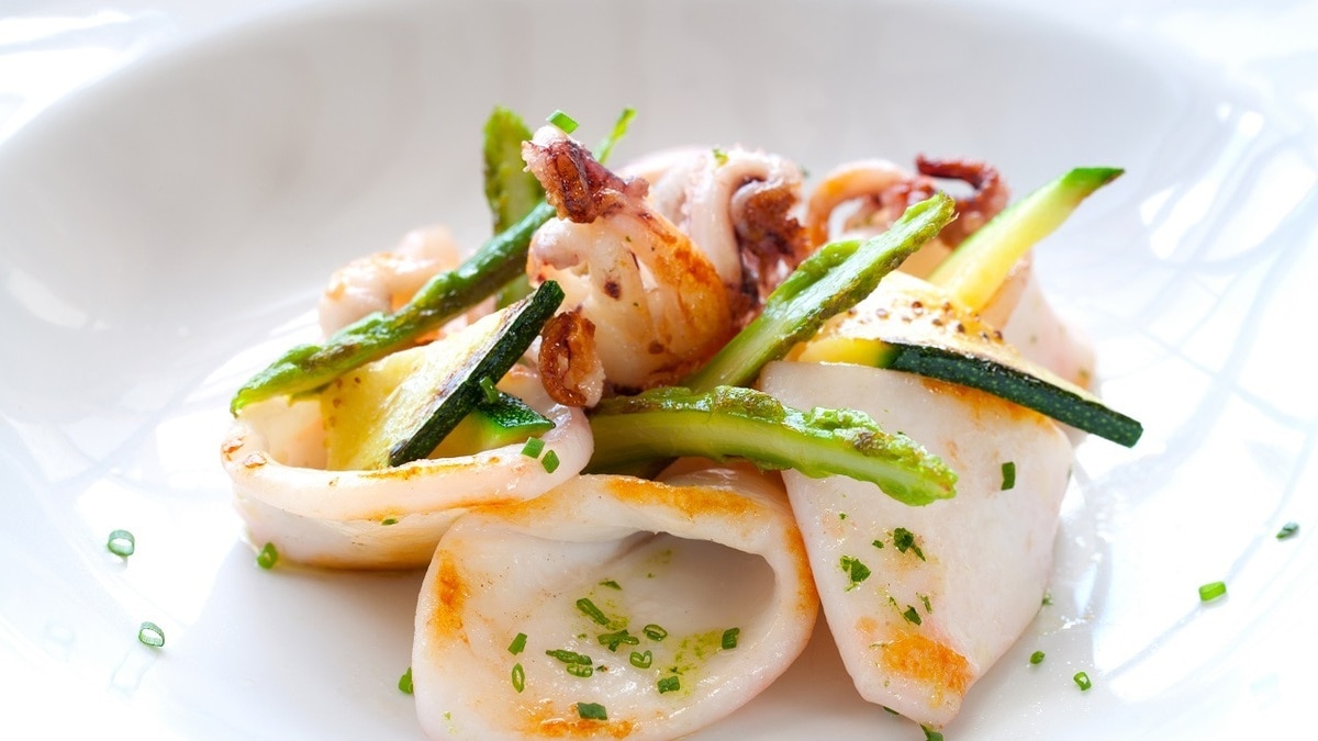 Кому-то польза, кому-то — вред. Почему некоторым людям ни в коем случае нельзя есть мясо кальмара?