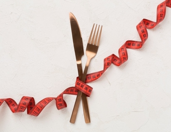 Доктор Мясников назвал цвет продуктов, от которых нужно отказаться всем худеющим