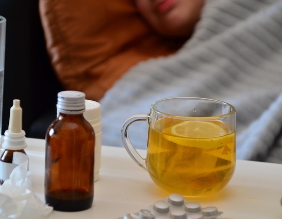 Что нельзя делать при высокой температуре — врач «раскритиковал» популярный способ лечения ОРВИ Что нельзя делать при высокой температуре — врач «раскритиковал» популярный способ лечения ОРВИ