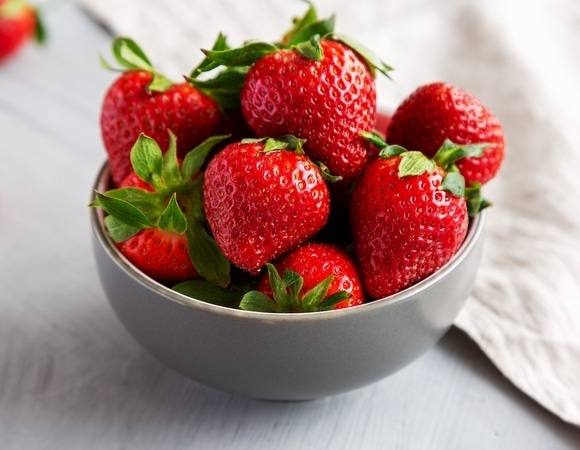  Зачем есть клубнику — диетолог сказала, что ягода дает организму