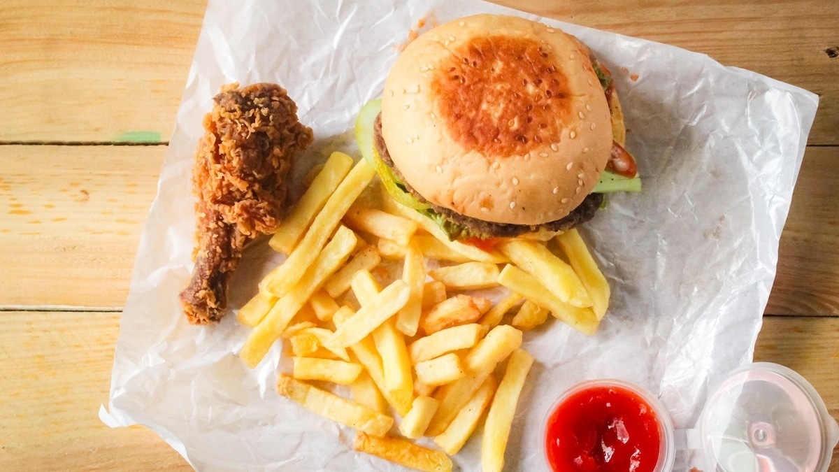 Сладкое и фастфуд остаются: врач сказала, как часто можно есть «вредную» еду