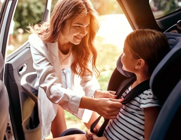 Названы 2 вида продуктов, которые спасут от укачивания в транспорте 