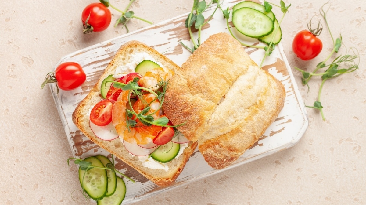 Как приготовить полезный бутерброд из того, что есть в холодильнике — вот совет гастроэнтеролога