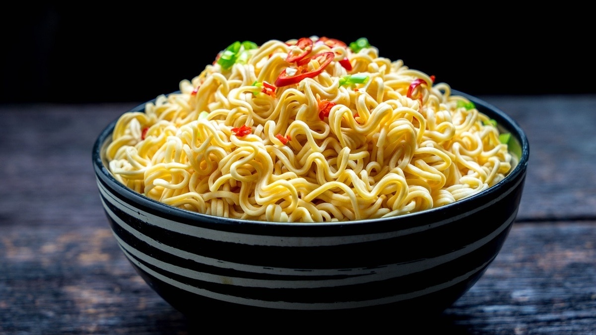 Диетолог назвала главную опасность «быстрой» лапши — и дело не в приправе