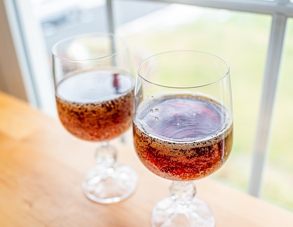 Диетолог сравнил колу и квас: какой напиток оказался более вредным? Диетолог сравнил колу и квас: какой напиток оказался более вредным?