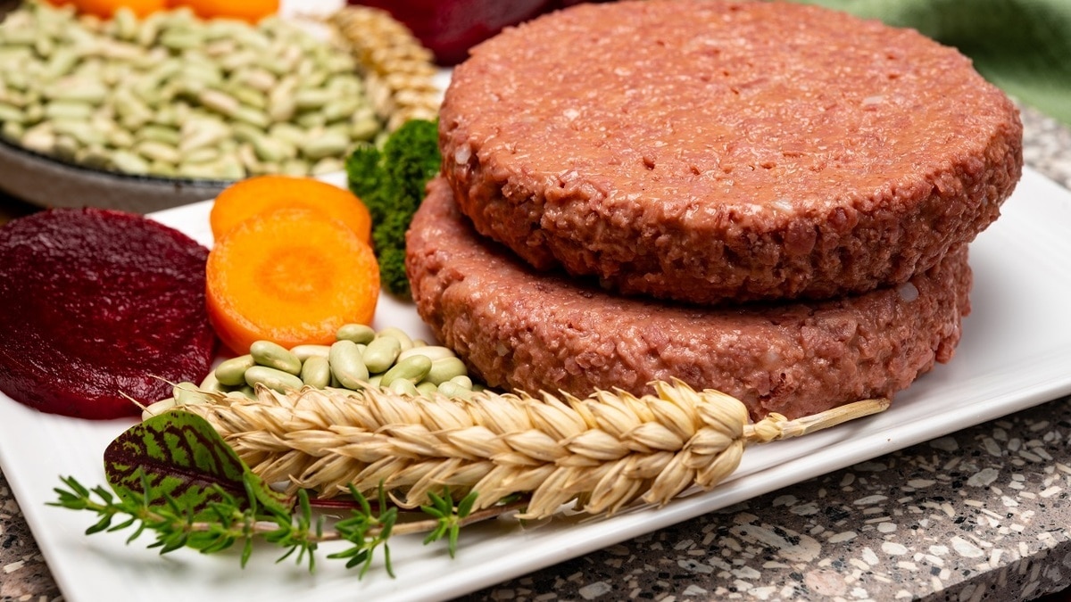 Растительное мясо не полезнее натурального? Вот что выяснили ученые