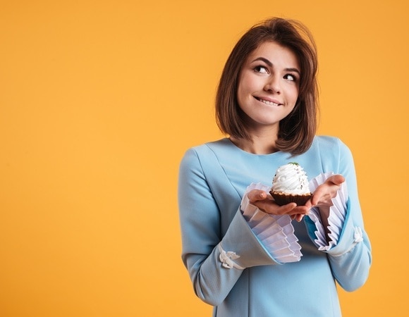 «Дефицитное состояние»: названы неочевидные причины сильной тяги к сладкому