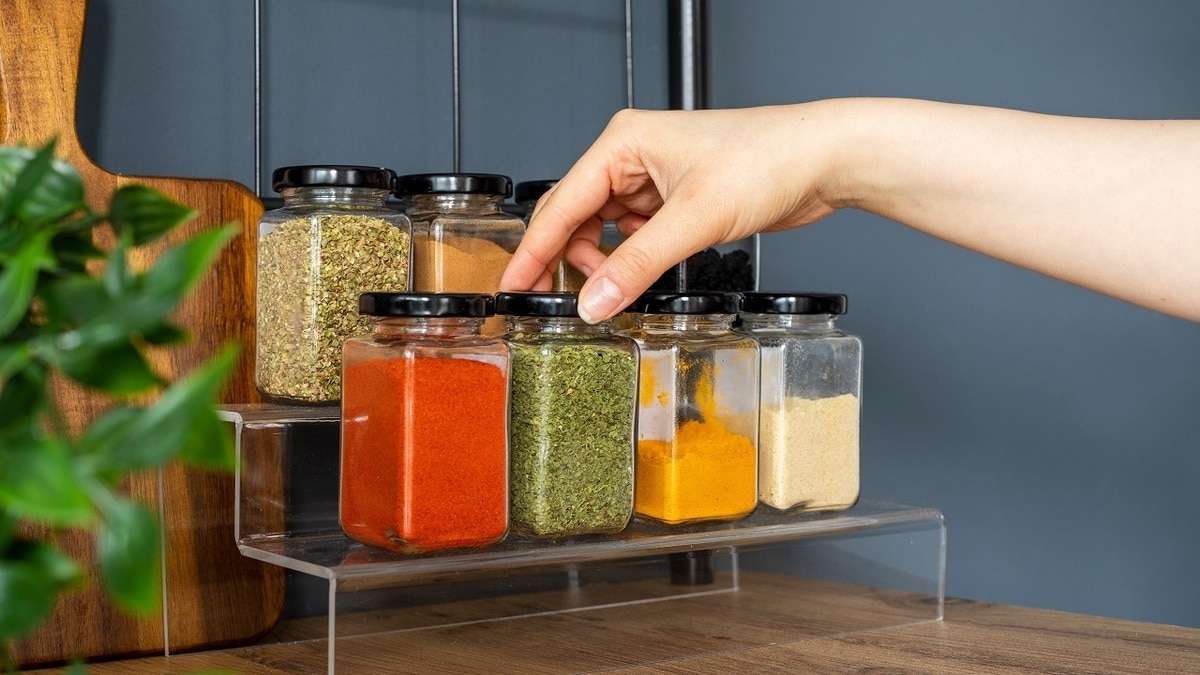 Названы самые полезные для здоровья пряные травы — вот чем можно пополнить запасы специй