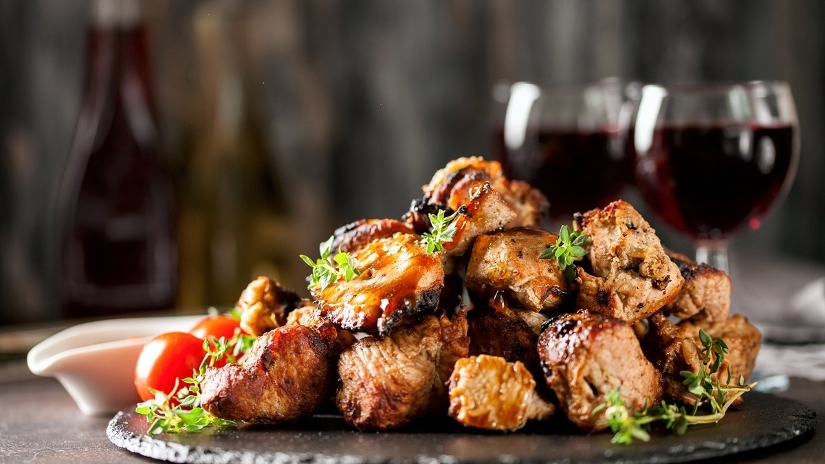 Стало известно, сколько шашлыка можно съесть без вреда для фигуры и здоровья