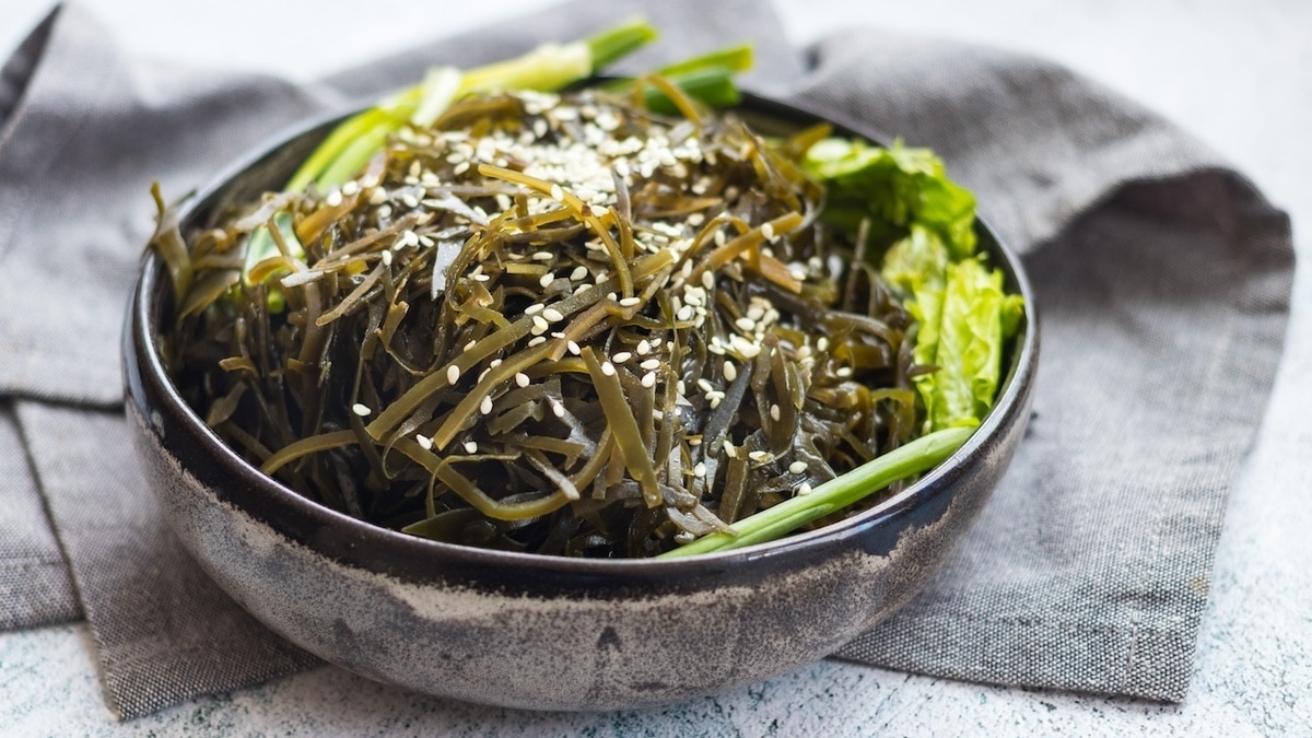 Меньше йода? В Роскачестве назвали продукты, которые вредны для щитовидной железы 