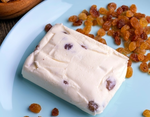 Вредно ли есть творожную массу вместо творога — ответил диетолог Гинзбург