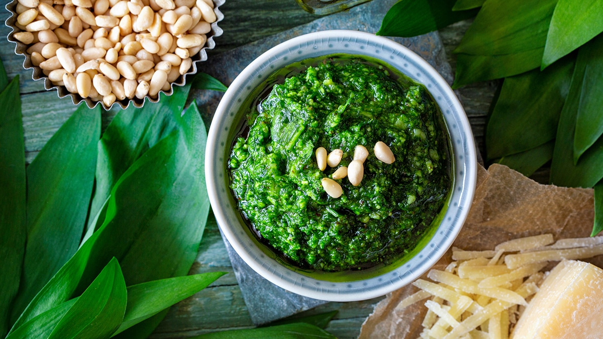 10 рецептов с черемшой: что приготовить из первой весенней зелени 10 рецептов с черемшой: что приготовить из первой весенней зелени