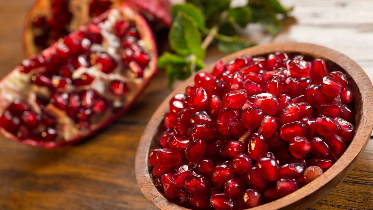 Гранат нужно есть с косточками или без? Ответ дала врач-диетолог 