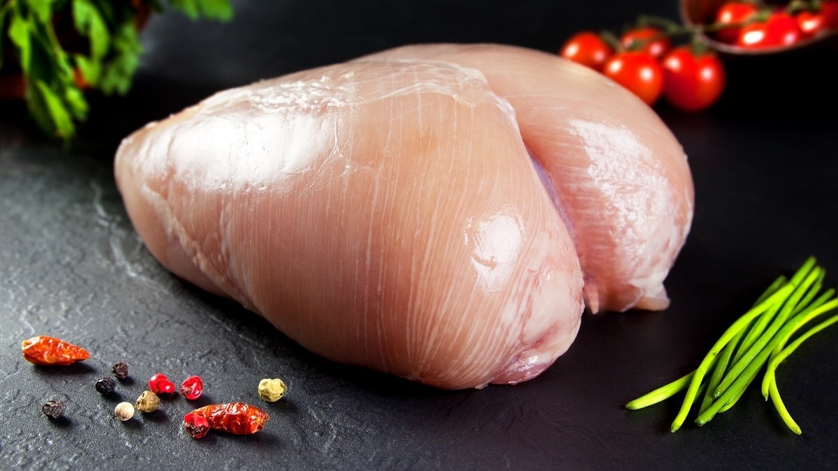 Нужно ли мыть курицу перед приготовлением? Эксперт поставил точку в этом вопросе