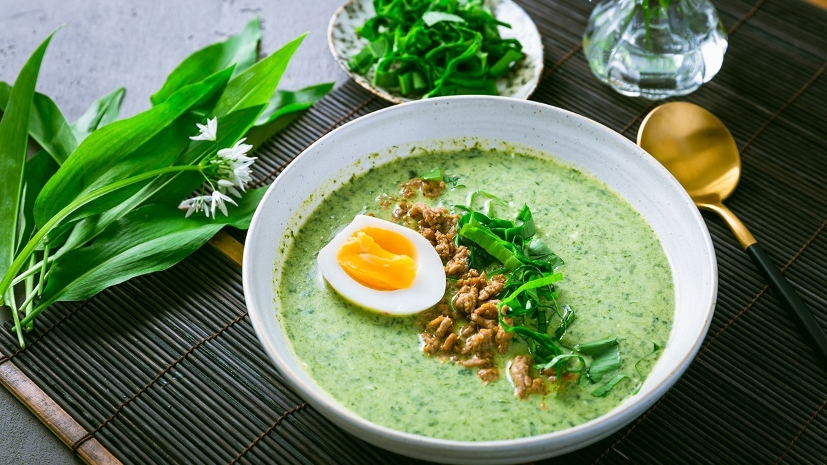 Что приготовить из черемши, кроме салата? Вот рецепт оригинального холодного супа