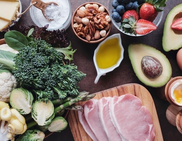 Ученые: одна из популярных диет приводит к старению клеток и «бьет» по важным органам