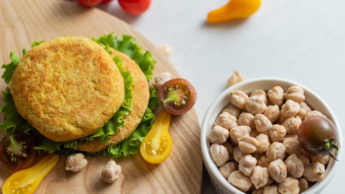 Можно ли отказаться от мяса ради бобовых? Диетолог сообщила об одной коварной загвоздке 