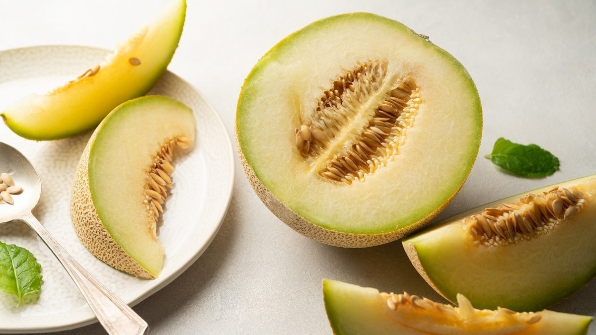 Пожилым посоветовали не увлекаться бананами, хурмой и дынями — вот почему