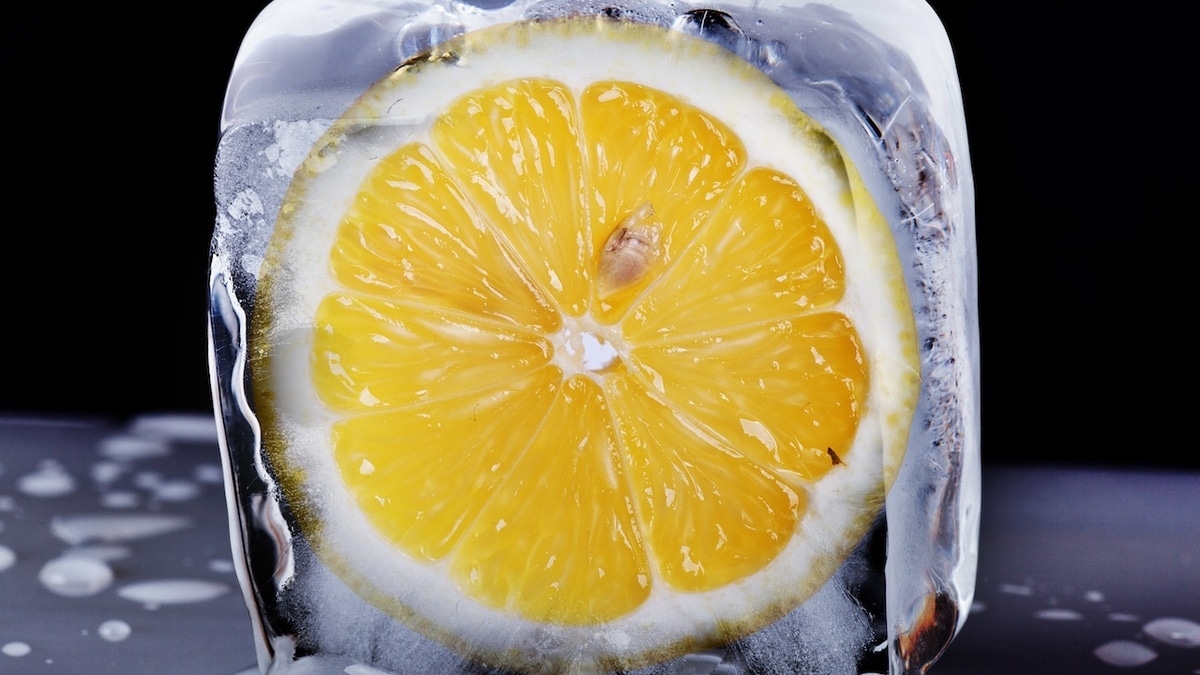 Для чего опытные хозяйки замораживают лимон и советуют всем так делать? Вот их секрет 