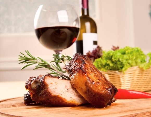 Опасная пара: врач Малышева сказала, почему мясо нельзя запивать вином Опасная пара: врач Малышева сказала, почему мясо нельзя запивать вином