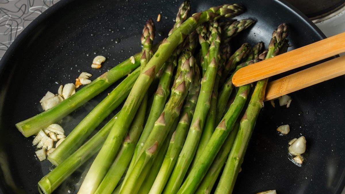 Только не варите! Диетолог подсказала, как лучше приготовить спаржу Только не варите! Диетолог подсказала, как лучше приготовить спаржу