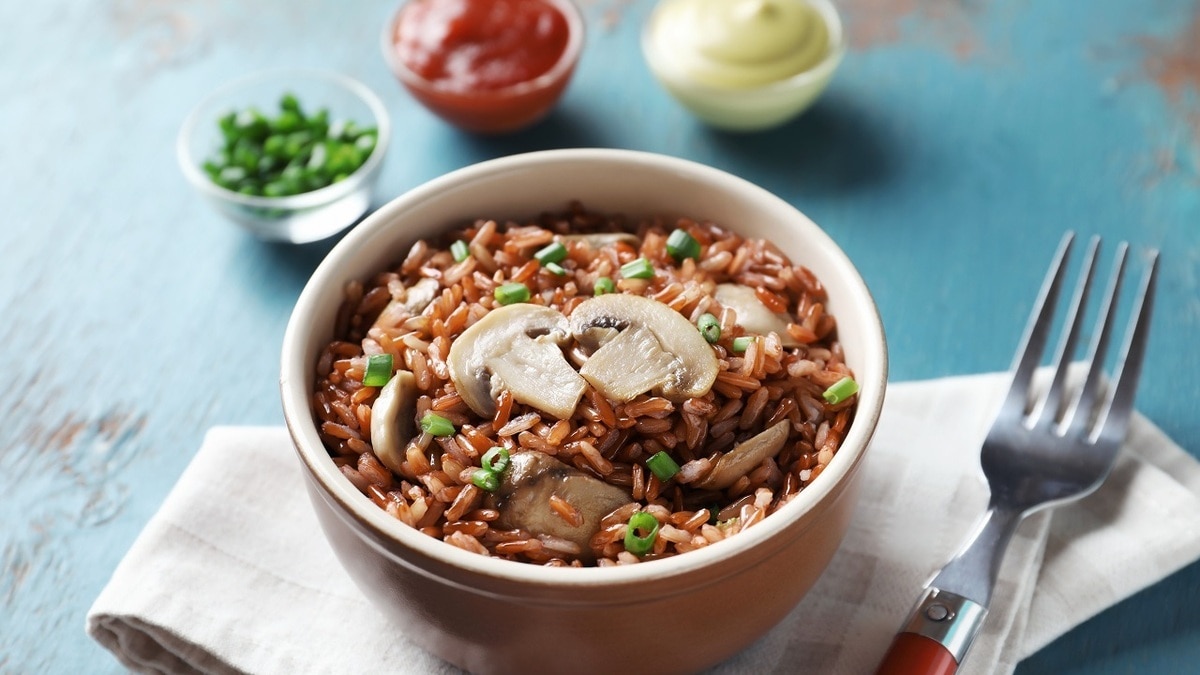 Кому нельзя есть бурый рис? Диетолог рассказала всю правду об этой крупе