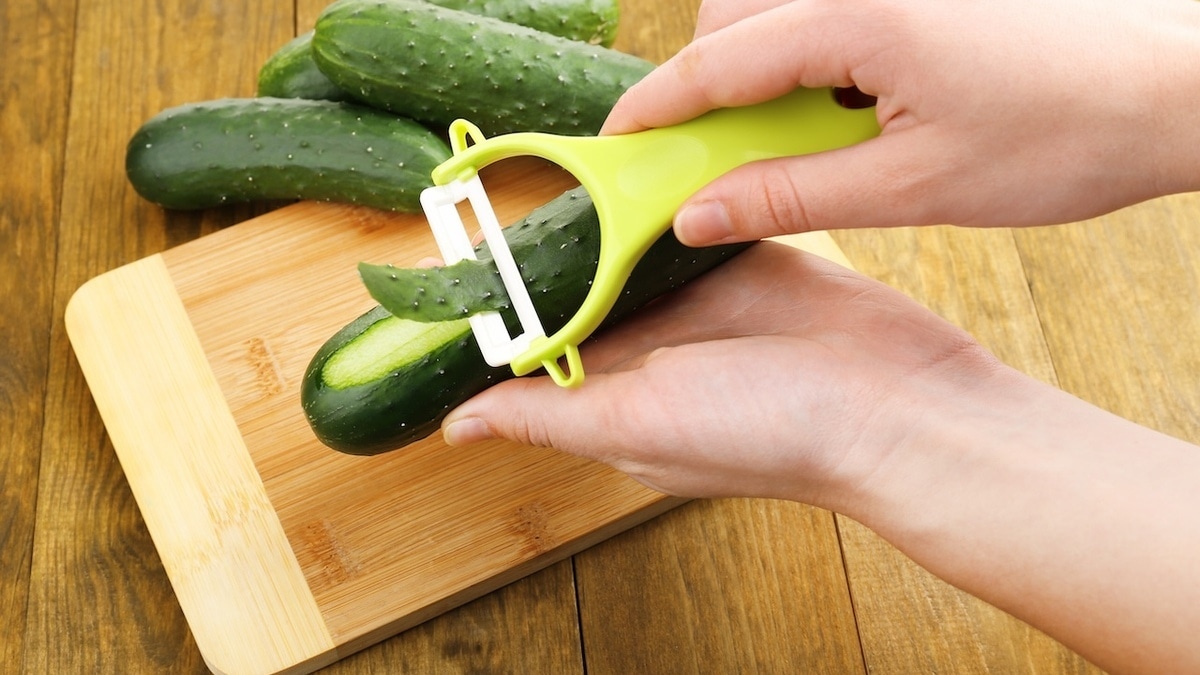 Можно ли есть магазинные огурцы вместе с кожурой? Ответил врач-токсиколог