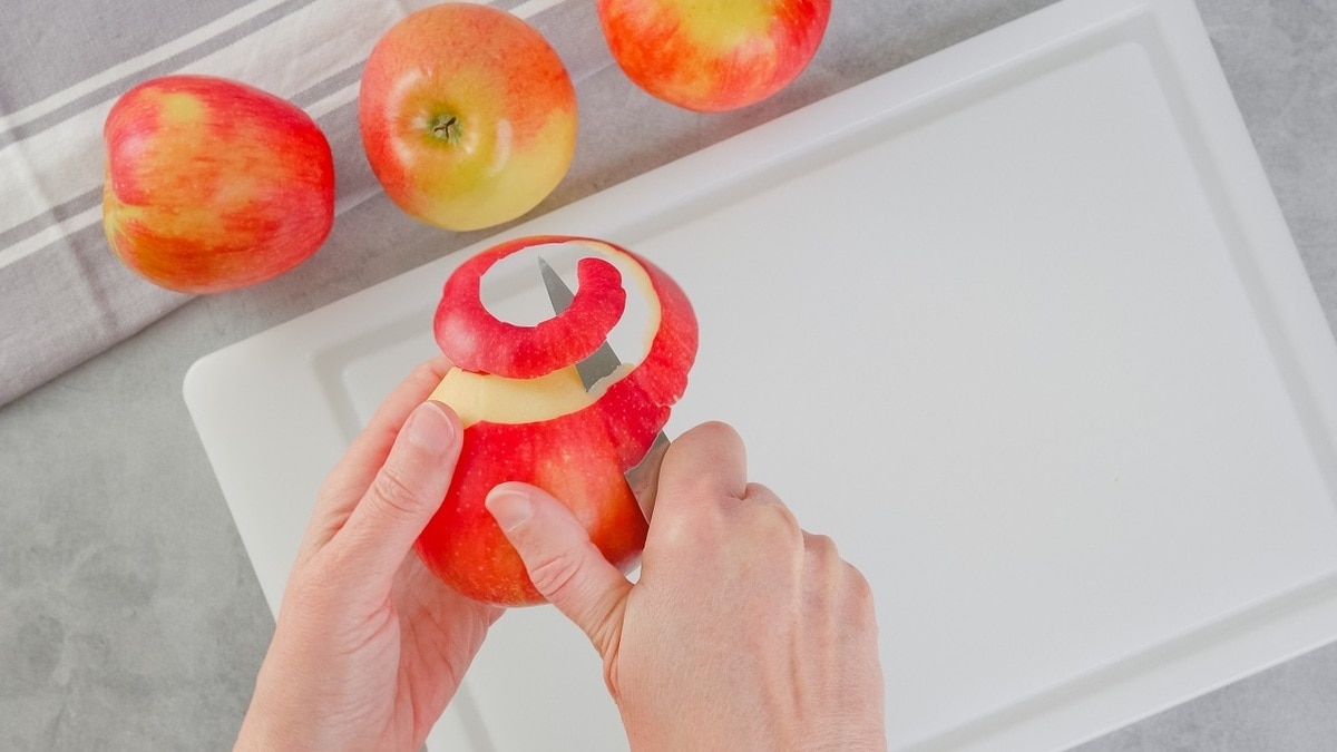 Лишний вес, плохие зубы и еще 7 недугов, от которых спасет чай из яблочной кожуры