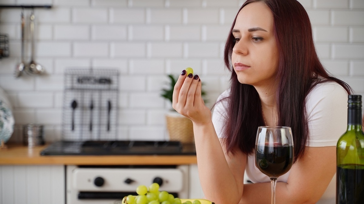 Эксперт объяснила, чем на самом деле опасен алкоголь во время диеты Эксперт объяснила, чем на самом деле опасен алкоголь во время диеты