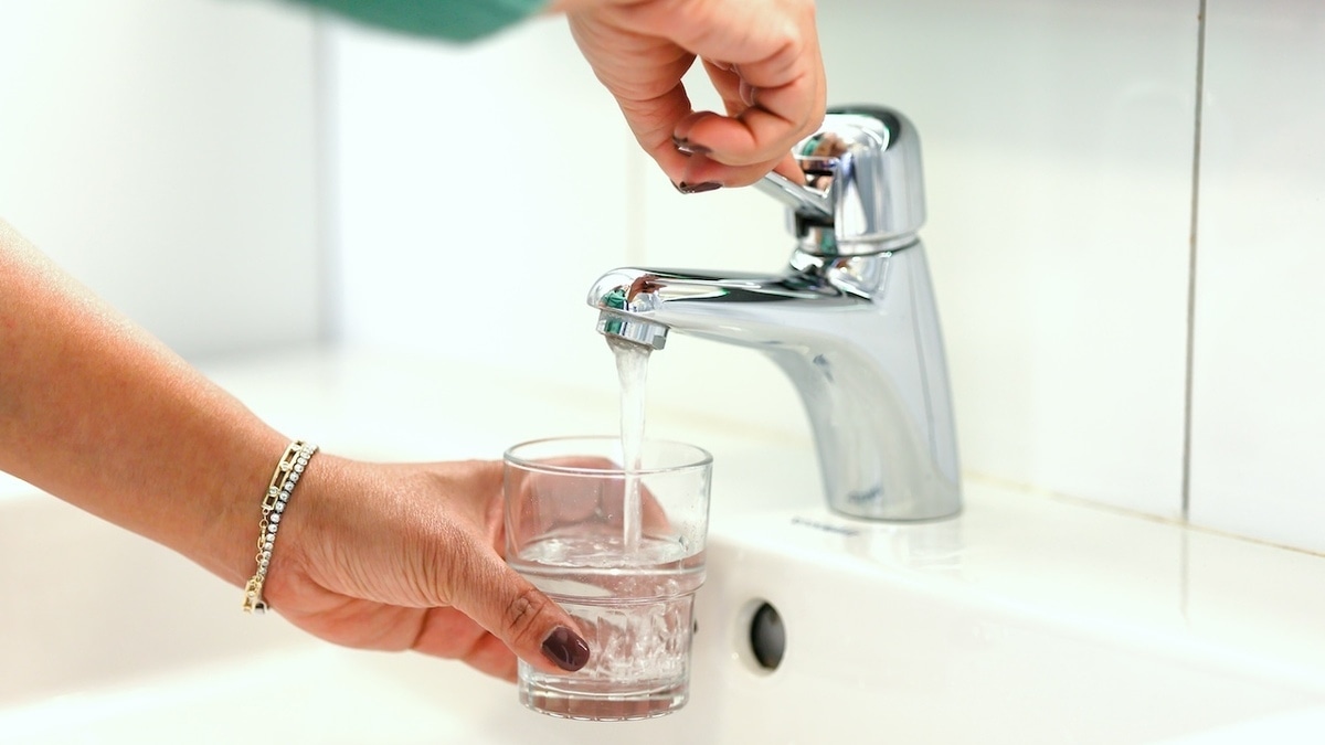 Врач сказала, что случится, если регулярно пить воду из-под крана