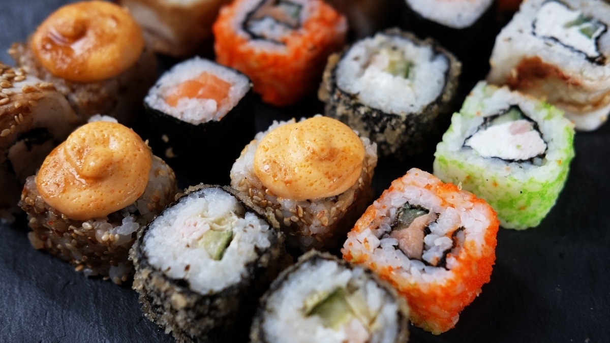 Из-за каких роллов стремительно растет вес? Предупредила диетолог Королева