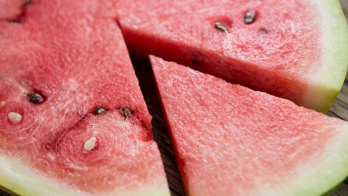 Ошибка или польза: стало известно, можно ли есть арбуз с косточками Ошибка или польза: стало известно, можно ли есть арбуз с косточками