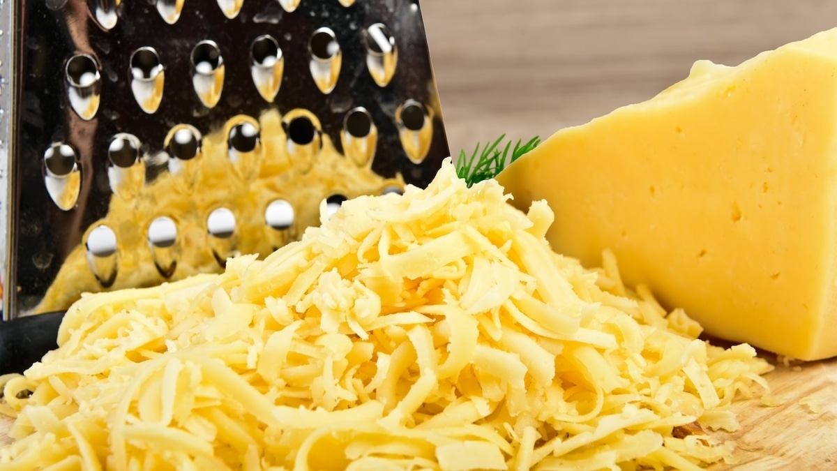 Зачем хозяйки моют сыр? Эксперты оценили самый необычный кулинарный лайфхак