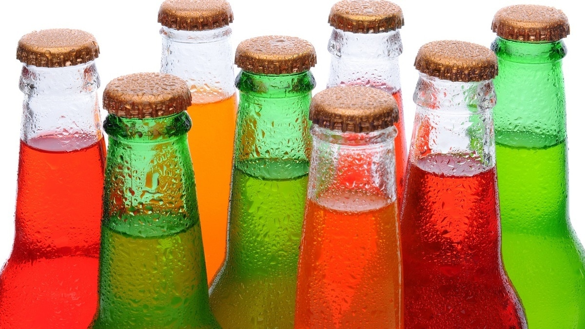 Как охладить любой напиток в бутылке за 5 минут — бармен поделился секретом Как охладить любой напиток в бутылке за 5 минут — бармен поделился секретом