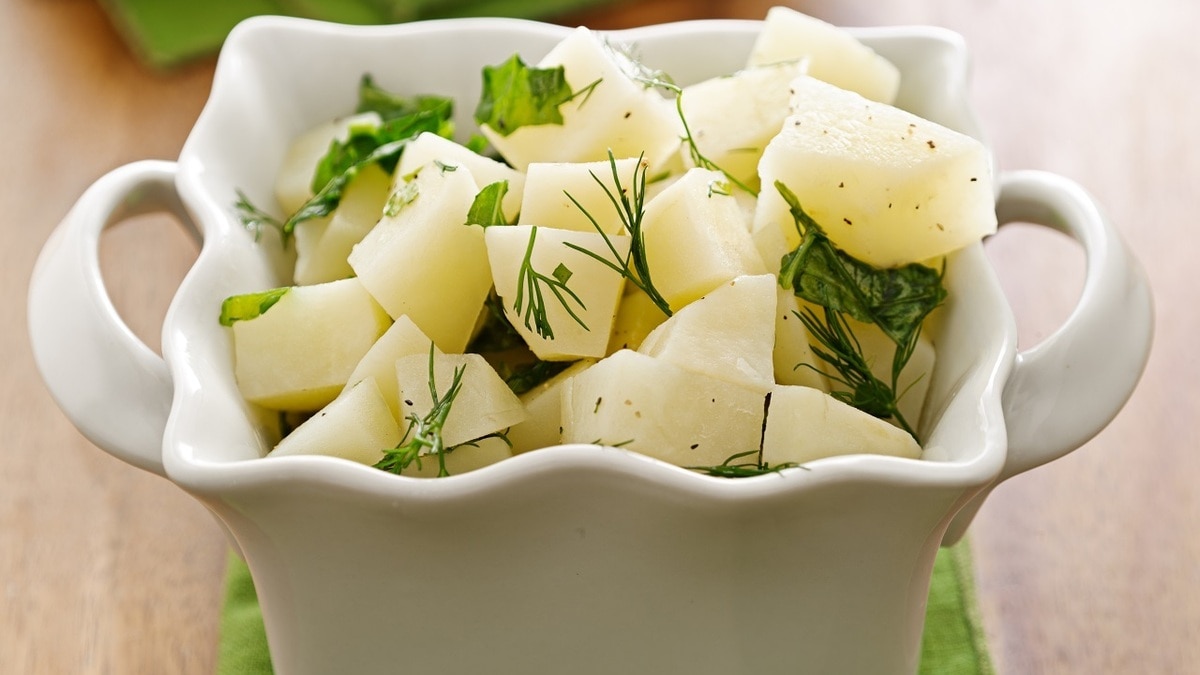 Окрошка без картошки: чем заменить крахмалистый корнеплод в этом летнем супе? Окрошка без картошки: чем заменить крахмалистый корнеплод в этом летнем супе?