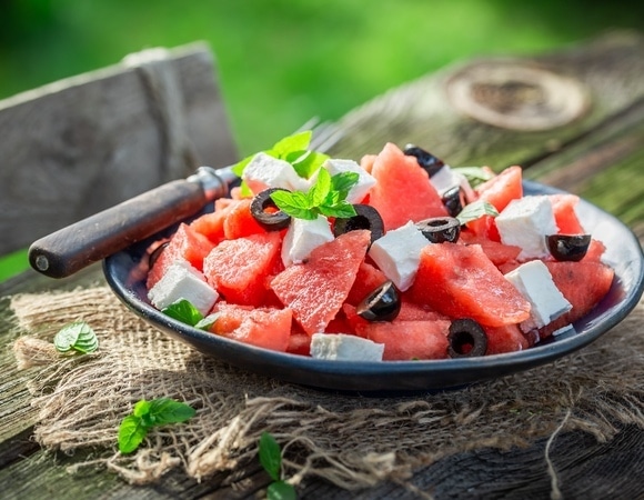 С чем вкусно есть арбуз — найдены необычные сочетания для закусок на каждый день С чем вкусно есть арбуз — найдены необычные сочетания для закусок на каждый день