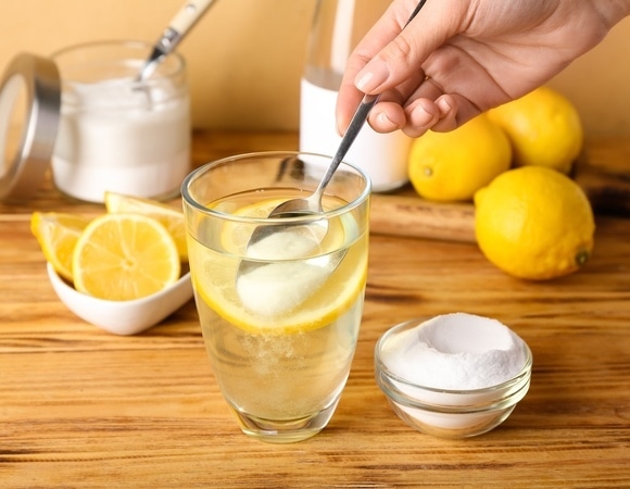 Как убрать неприятный запах из раковины на кухне — вот 2 проверенных временем способа 