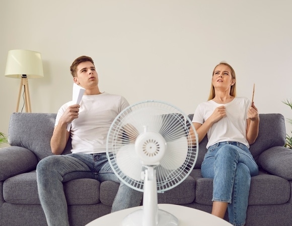 Нужен кирпич: обнаружен лайфхак, превращающий вентилятор в кондиционер Нужен кирпич: обнаружен лайфхак, превращающий вентилятор в кондиционер