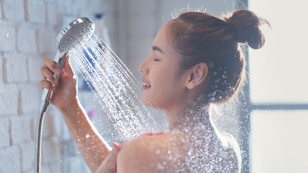 Чистота — не залог здоровья: врач предупредила, как часто можно принимать душ и ванну