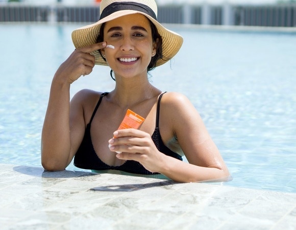 Сколько SPF-крема нужно наносить на лицо — химик раскрыла универсальное правило Сколько SPF-крема нужно наносить на лицо — химик раскрыла универсальное правило