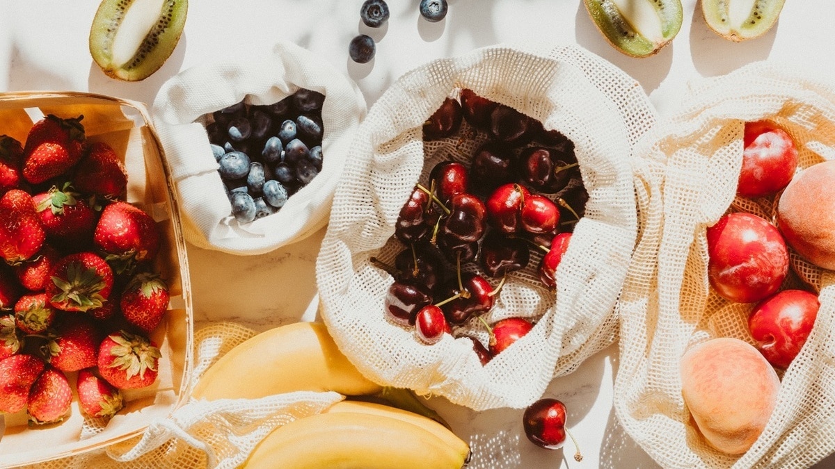 Витаминный сезон: в Роспотребнадзоре подсказали, какие ягоды и фрукты нужно есть в июле Витаминный сезон: в Роспотребнадзоре подсказали, какие ягоды и фрукты нужно есть в июле